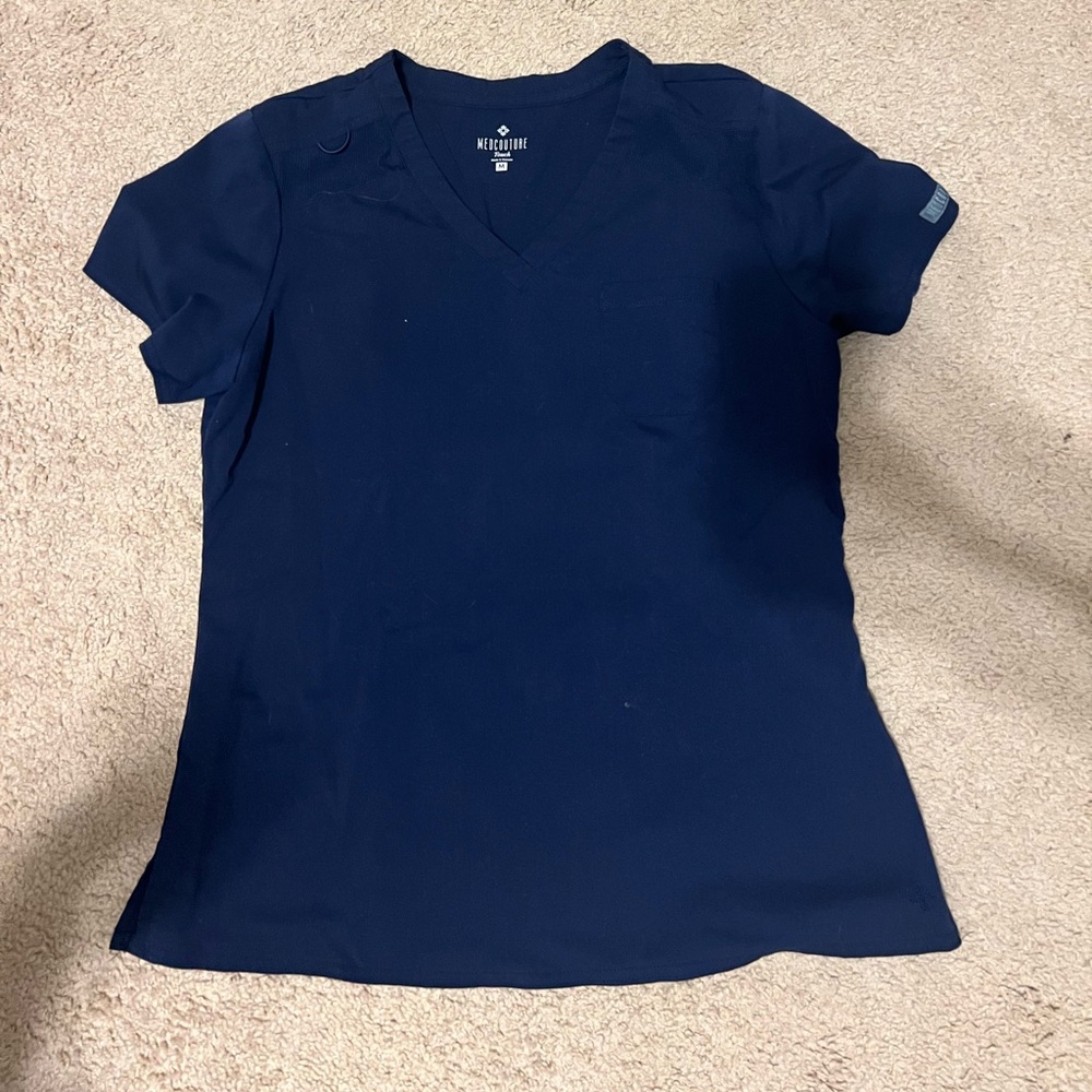 Med Couture Scrub top. Navy. Medium